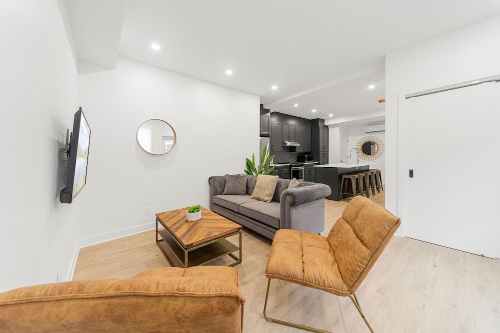 undefined Stonewall Suites 3