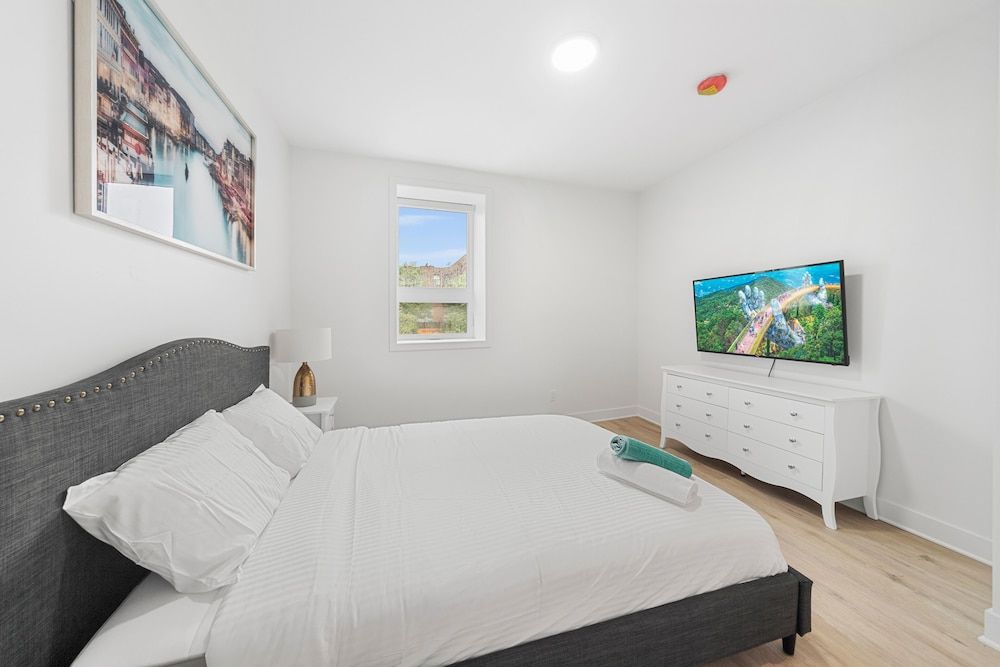 undefined Stonewall Suites