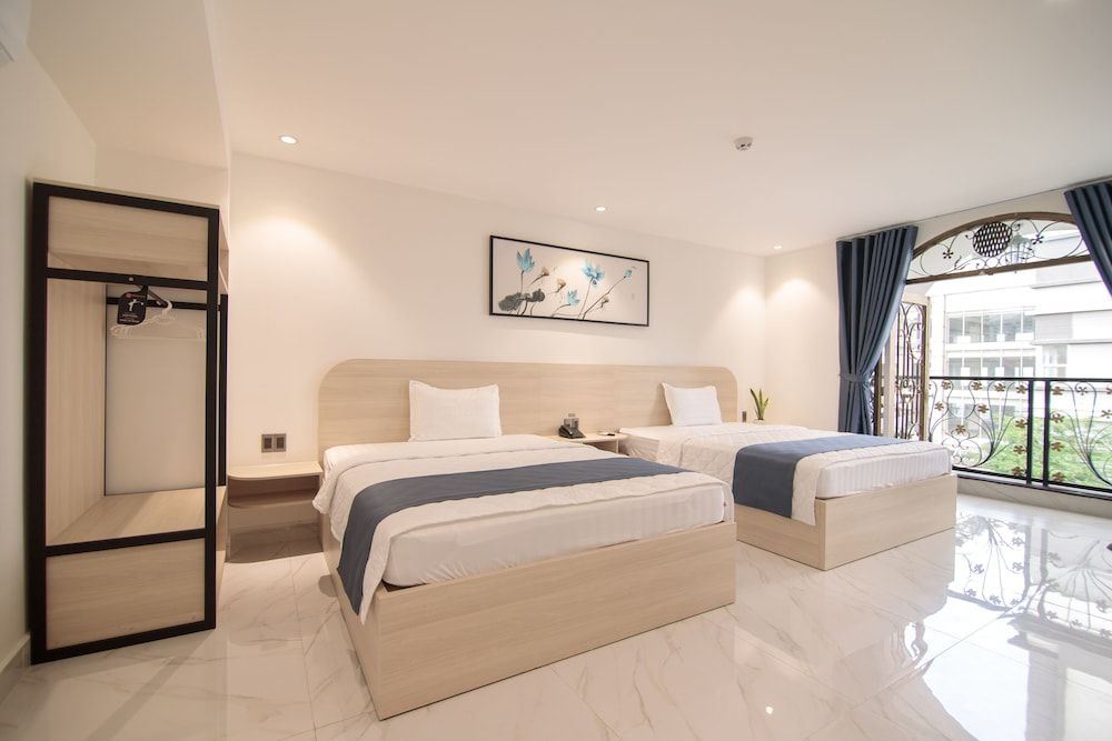 undefined Bin Bin Hotel 8 - Near Sunrise City 3