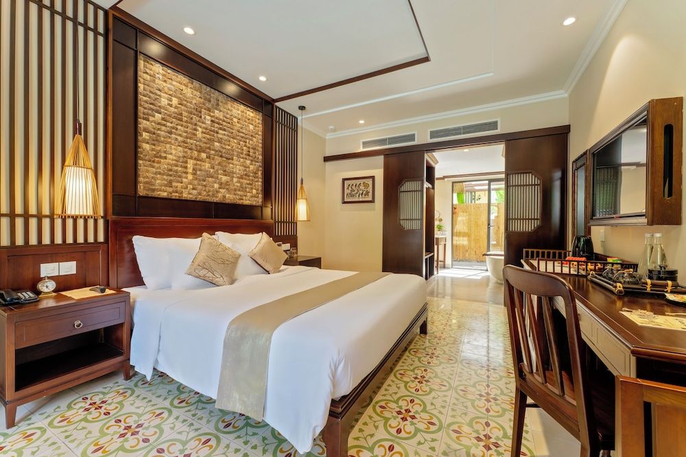 Ahoy Suite Pool View with Private Outdoor Shower