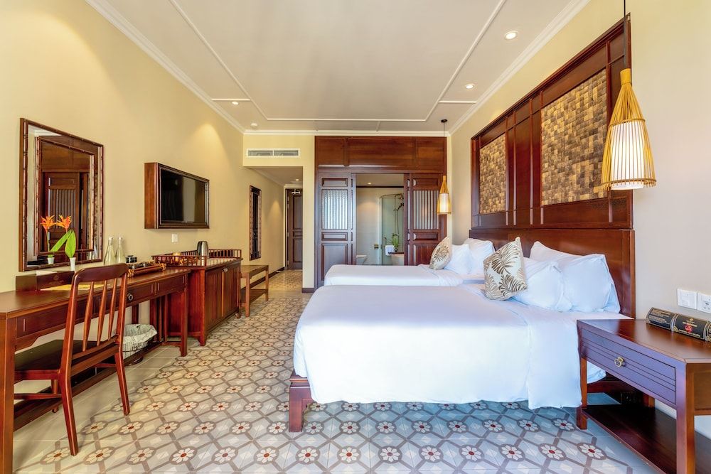 Ahoy Hoi An Boutique Resort & Spa Deluxe Pool View with Balcony 2