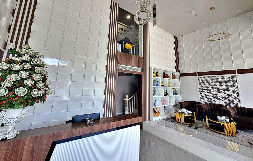 undefined HANZ The Moon Hotel 3 7