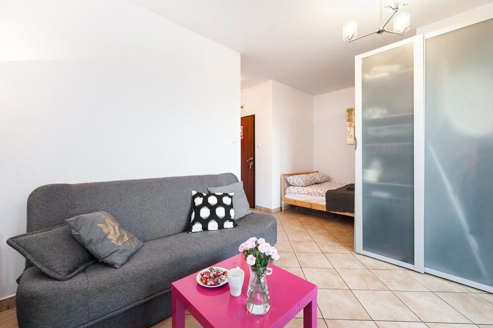 undefined Super Apart Chelmska 9 4