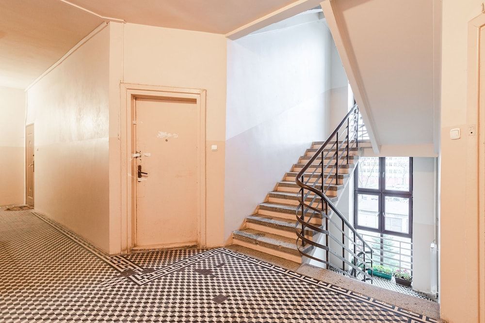 undefined Super Apart Chelmska 9 8