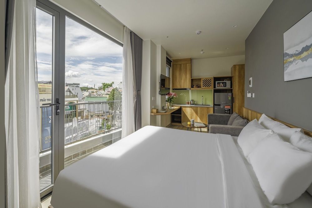 Superior Studio, Balcony