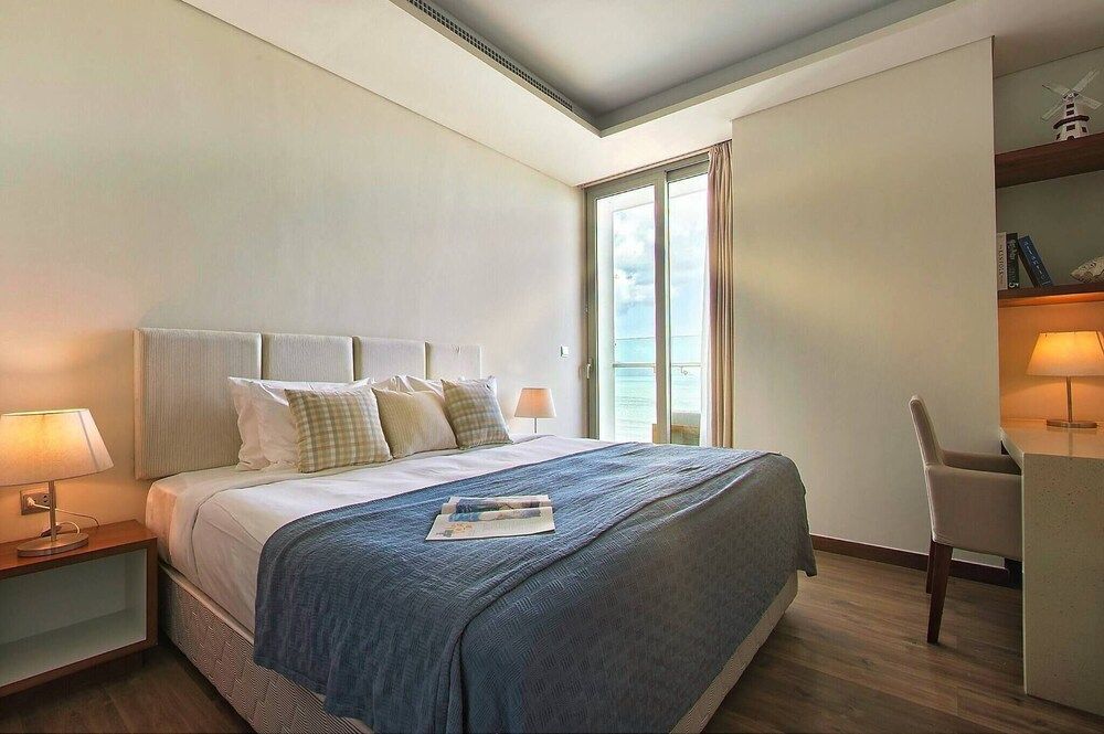 undefined Stunning Beachfront 2bdr Condo Across My Khe Beach 7