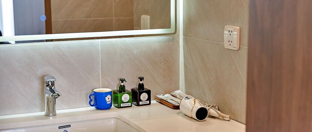 HANZ LUX Hotel & Apartment Hanoi Comfort Apartment, 1 Queen Bed, Kitchen, Lakeside 11