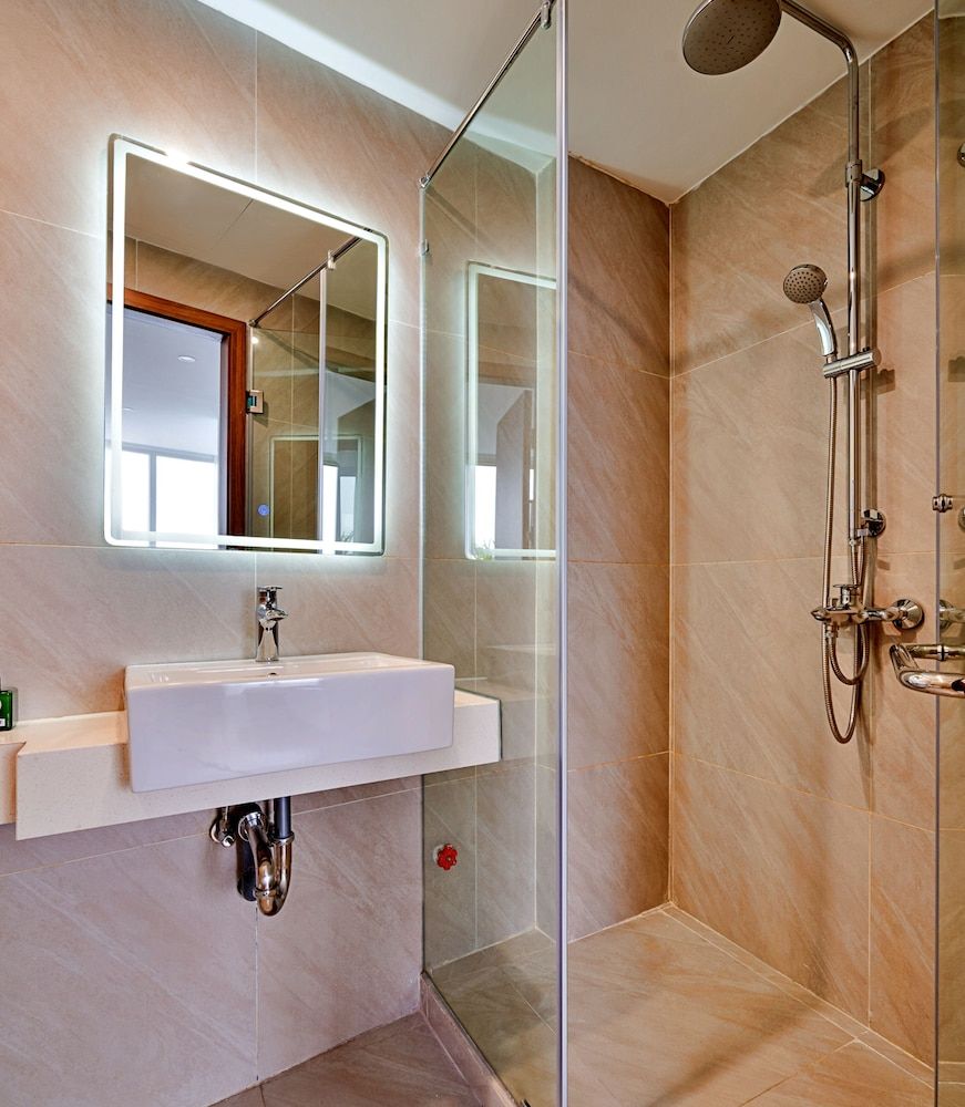 HANZ LUX Hotel & Apartment Hanoi Comfort Apartment, 1 Queen Bed, Kitchen, Lakeside 9