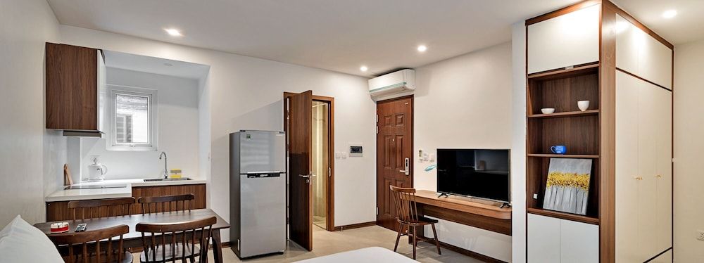 HANZ LUX Hotel & Apartment Hanoi Comfort Apartment, 1 Queen Bed, Kitchen, Lakeside 17