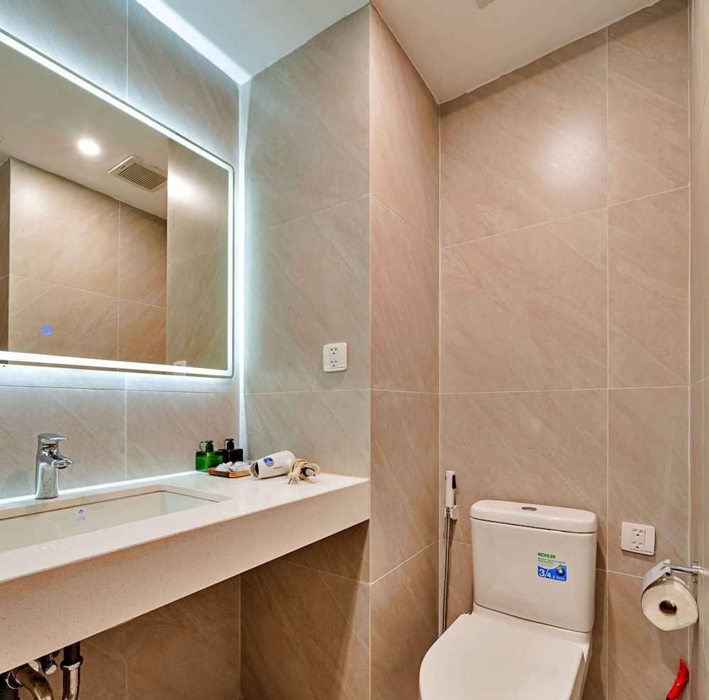 HANZ LUX Hotel & Apartment Hanoi Comfort Apartment, 1 Queen Bed, Kitchen, Lakeside 10