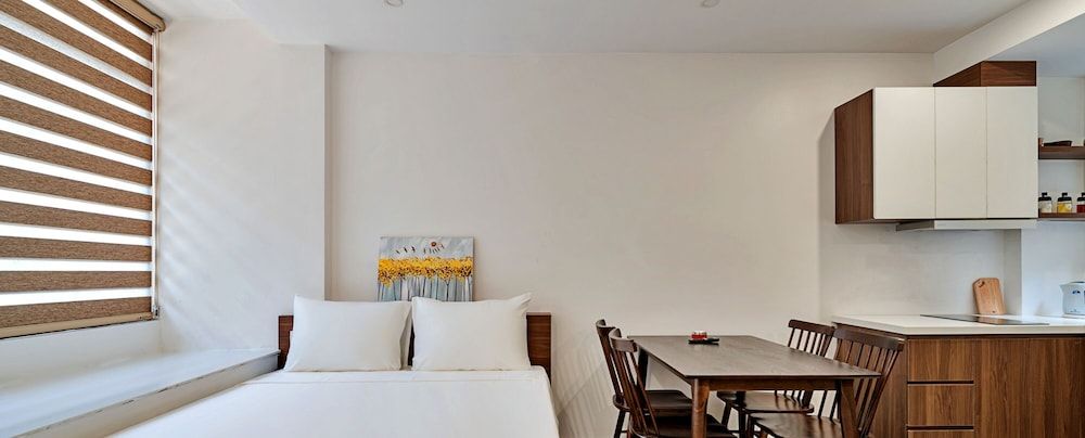 HANZ LUX Hotel & Apartment Hanoi Comfort Apartment, 1 Queen Bed, Kitchen, Lakeside 16