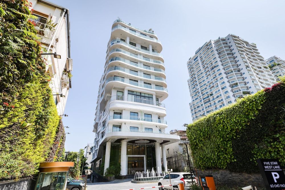 undefined Five Star Westlake 2