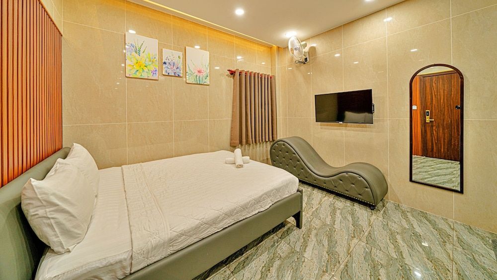 undefined S79 T68 Hotel Go Vap