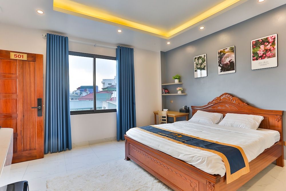 undefined Lighthouse & Rooftop 2