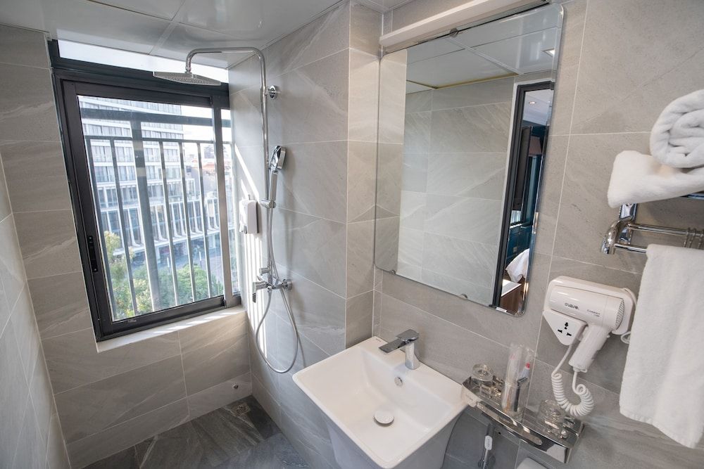 Lake View Hotel Deluxe Double or Twin Room 6