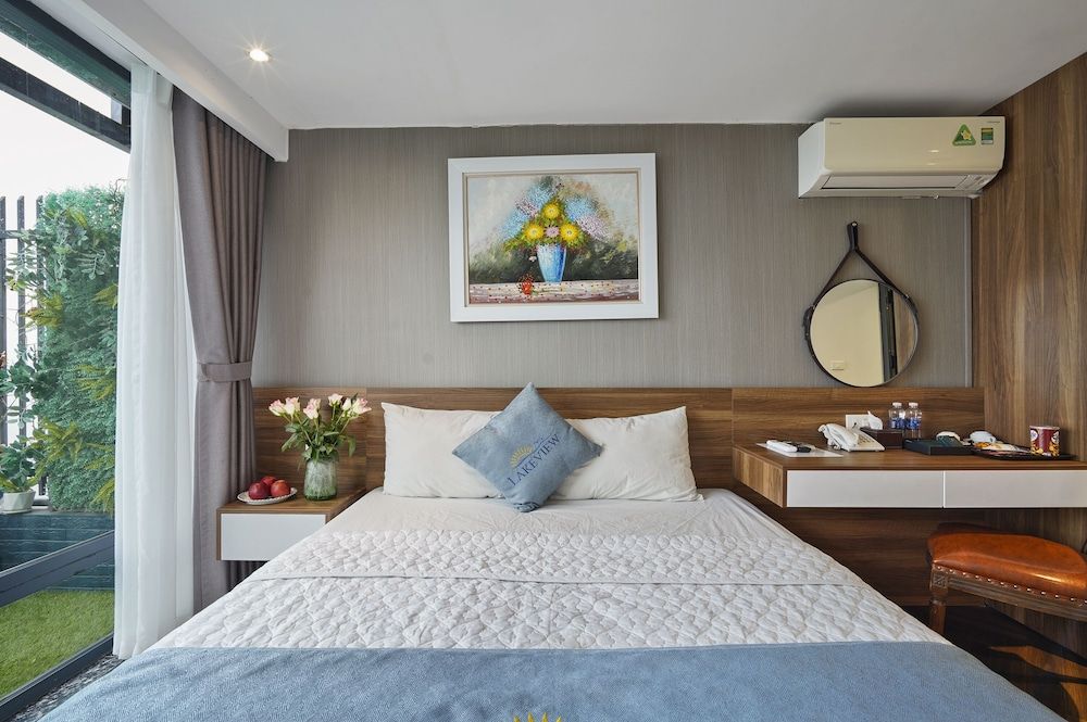 Lake View Hotel Junior Room 6