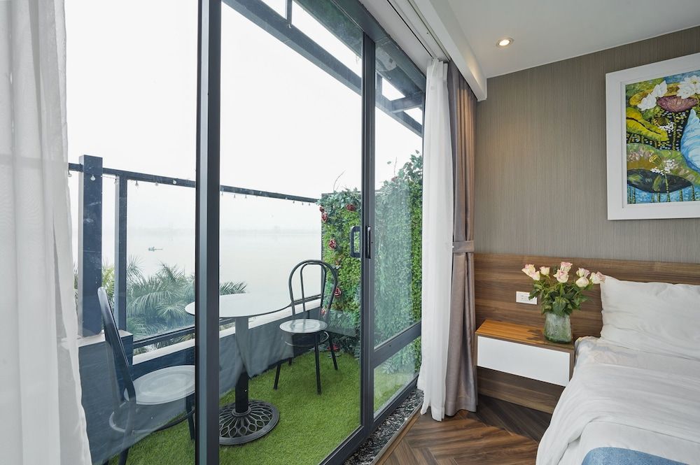 Lake View Hotel Junior Room