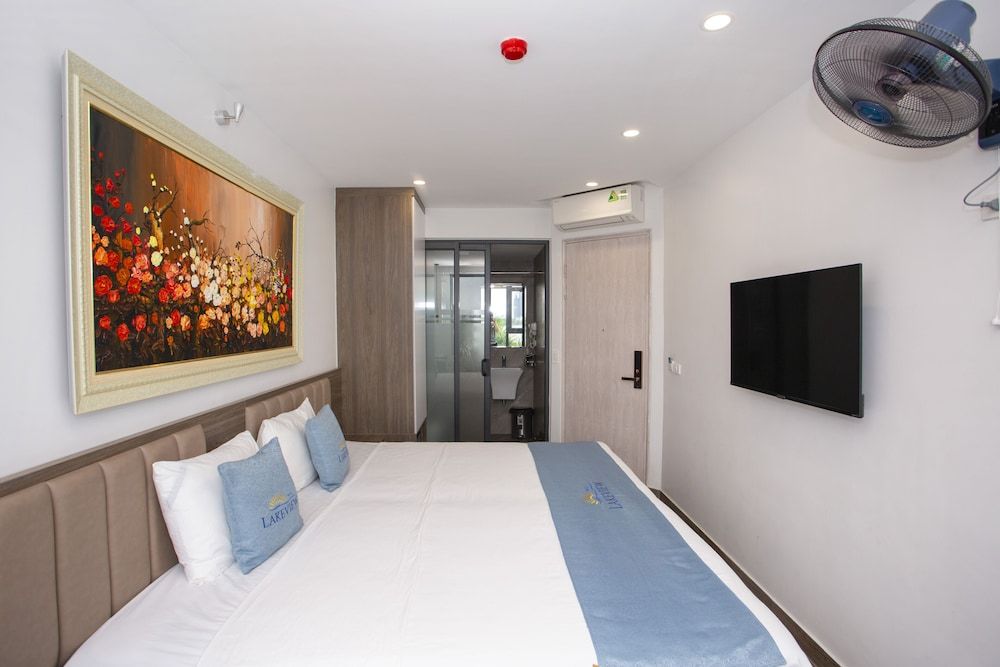 undefined Lake View Hotel 9