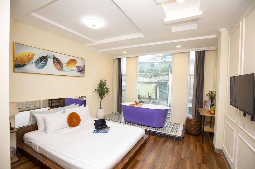 Quy Hung Hotel Central