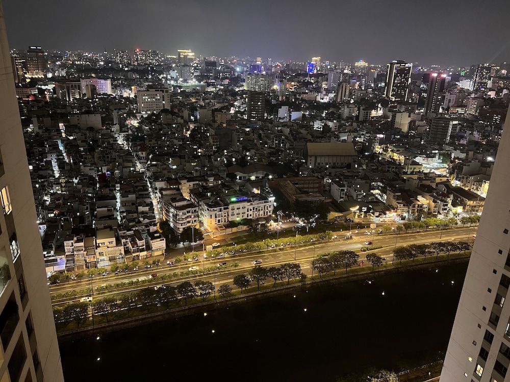 Supertramp House - Gold View Apartment Family Apartment, 2 Bedrooms, River View 17