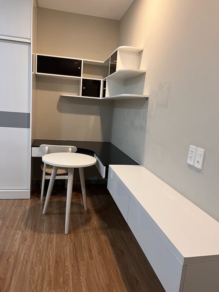 Supertramp House - Gold View Apartment Family Apartment, 2 Bedrooms, River View 5