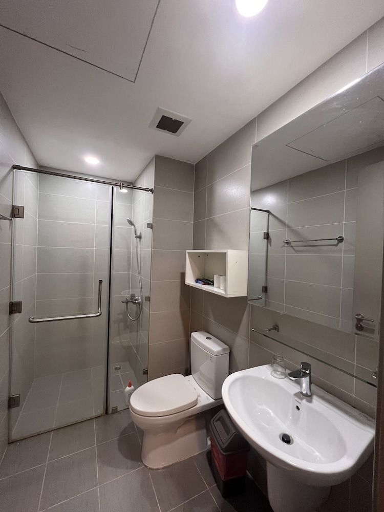 Supertramp House - Gold View Apartment Family Apartment, 2 Bedrooms, River View 13