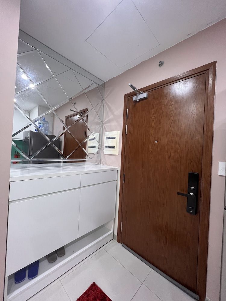 Supertramp House - Gold View Apartment Family Apartment, 2 Bedrooms, River View 11