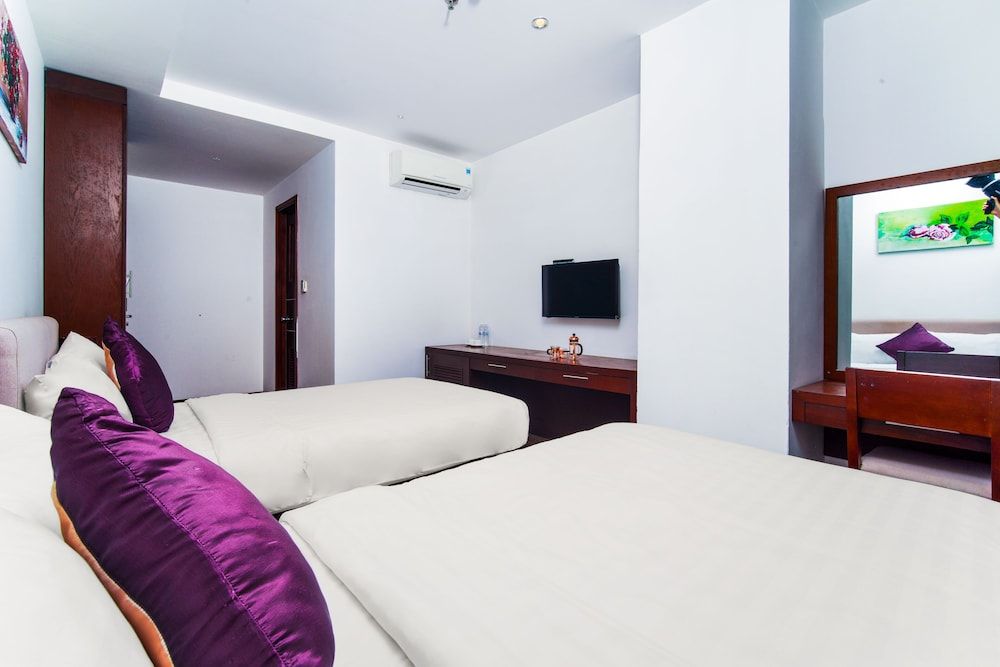 Golden Sun Hotel Deluxe Twin Room