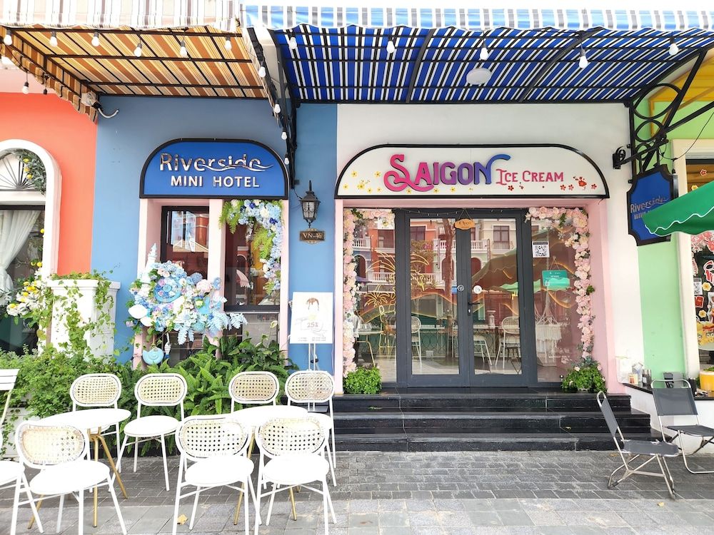 undefined Riverside Mini Hotel Grand World