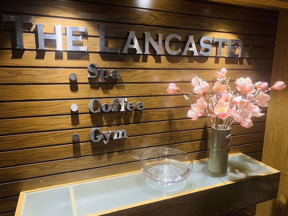 undefined The Rixx Lancaster