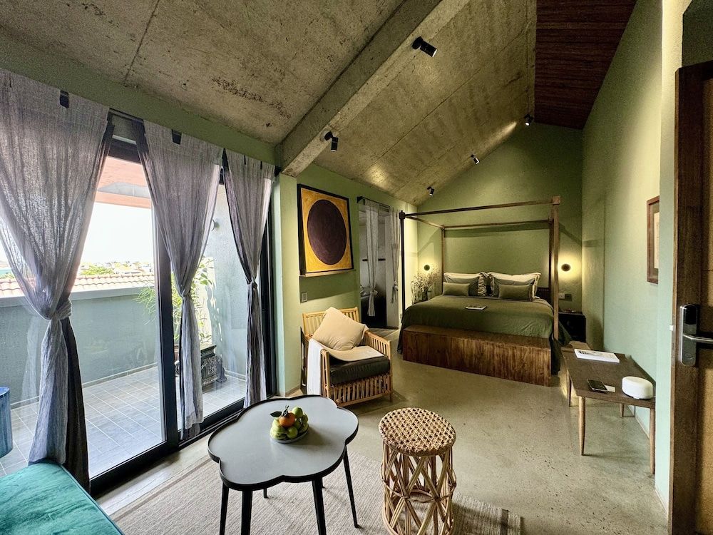 undefined Kaia Gallery Hotel