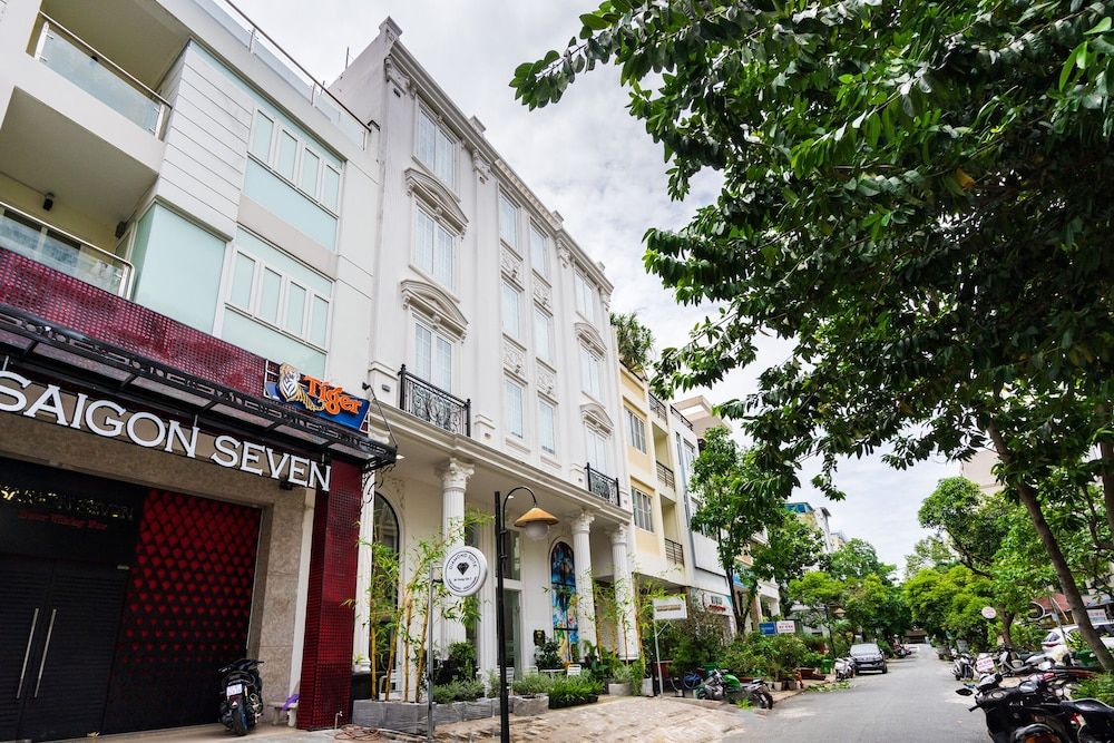 undefined Diamond Boutique 6