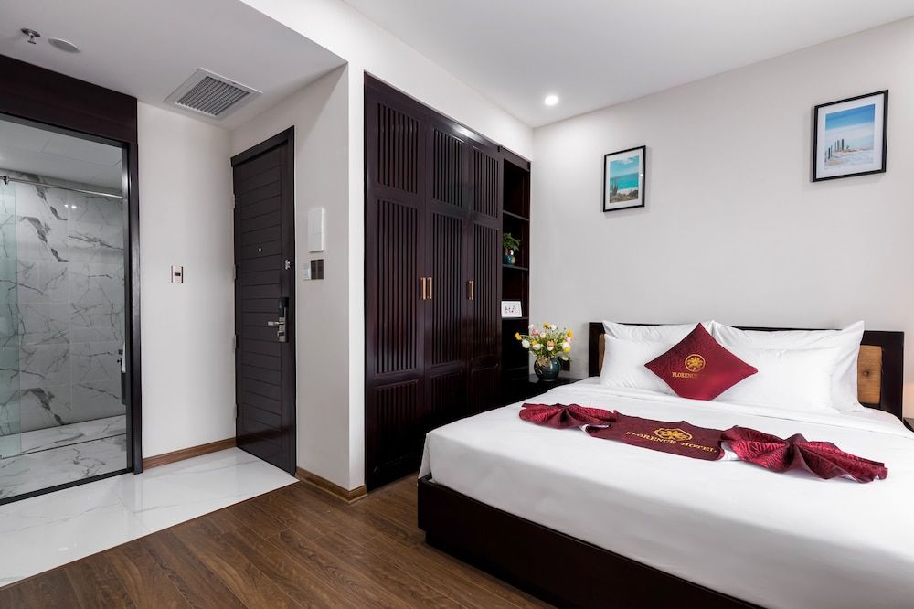 undefined Florence Hotel 8