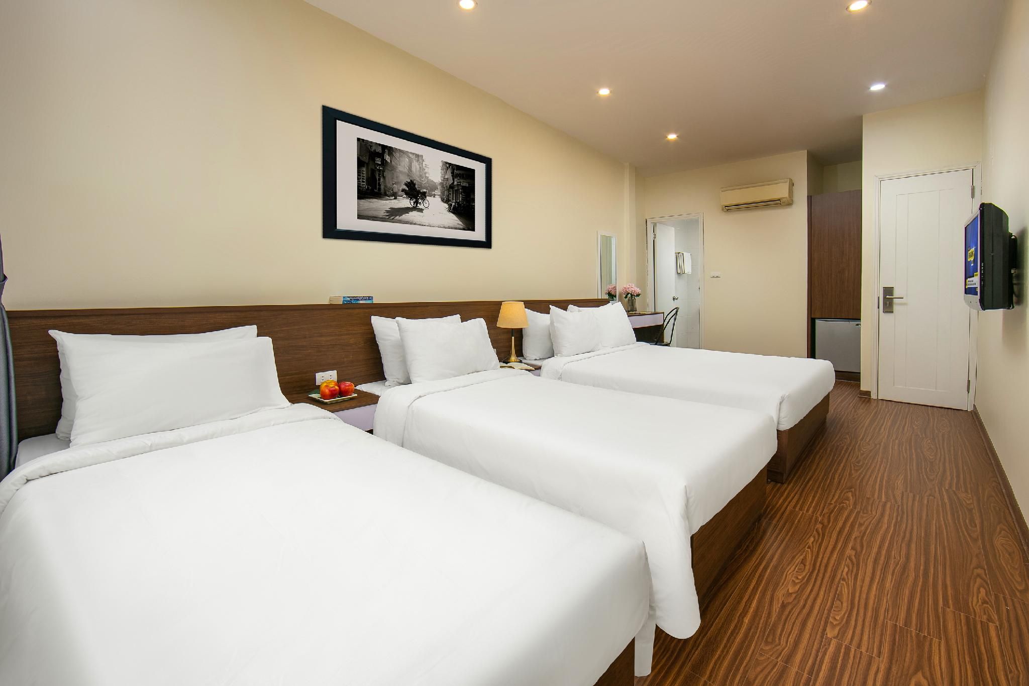 undefined Queen Cafe Hotel & Pub 5