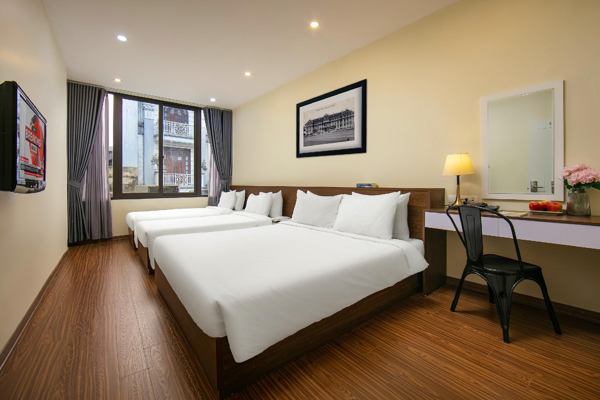 undefined Queen Cafe Hotel & Pub 4