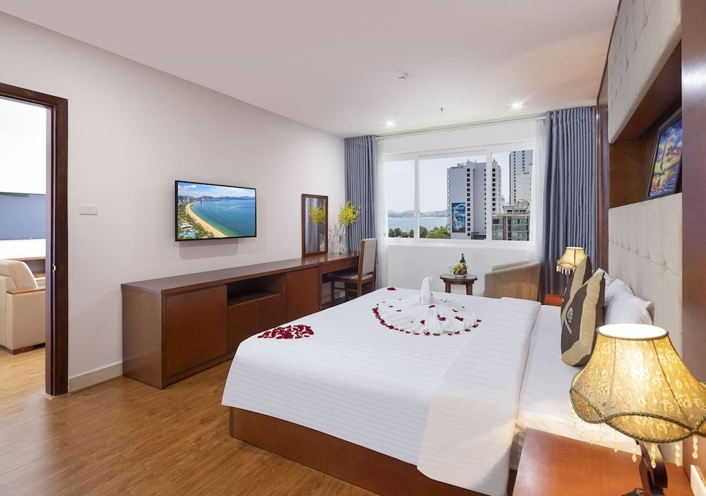 Luxury Suite, 1 Bedroom, Non Smoking, Beach View
