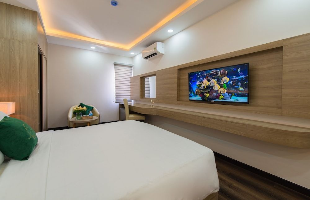 Standard Room, 1 King Bed