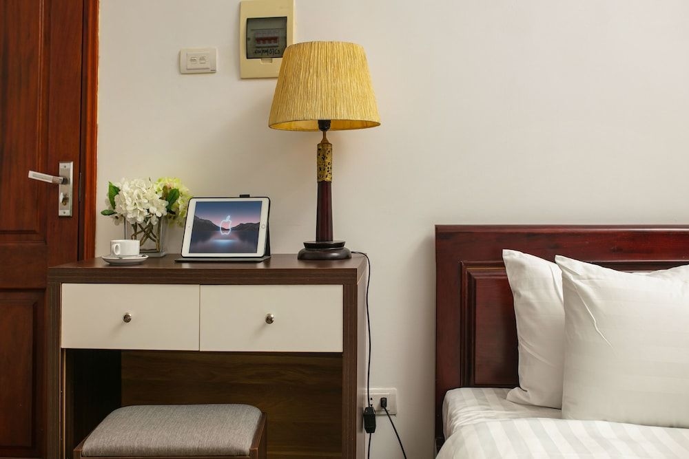 undefined Mia Sen Vong 7