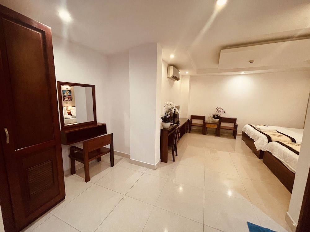 undefined SaiGon Europe Hotel 4