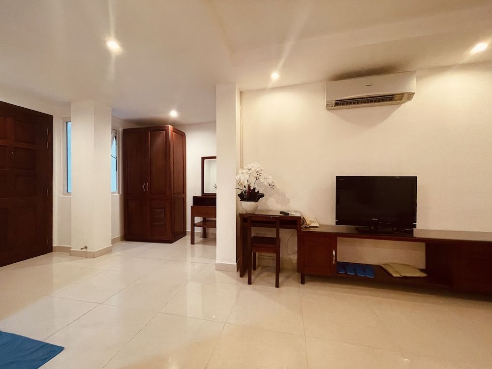 undefined SaiGon Europe Hotel 3