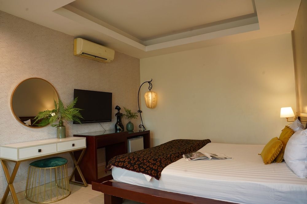 Trang An Hotel Premier Double Room 7