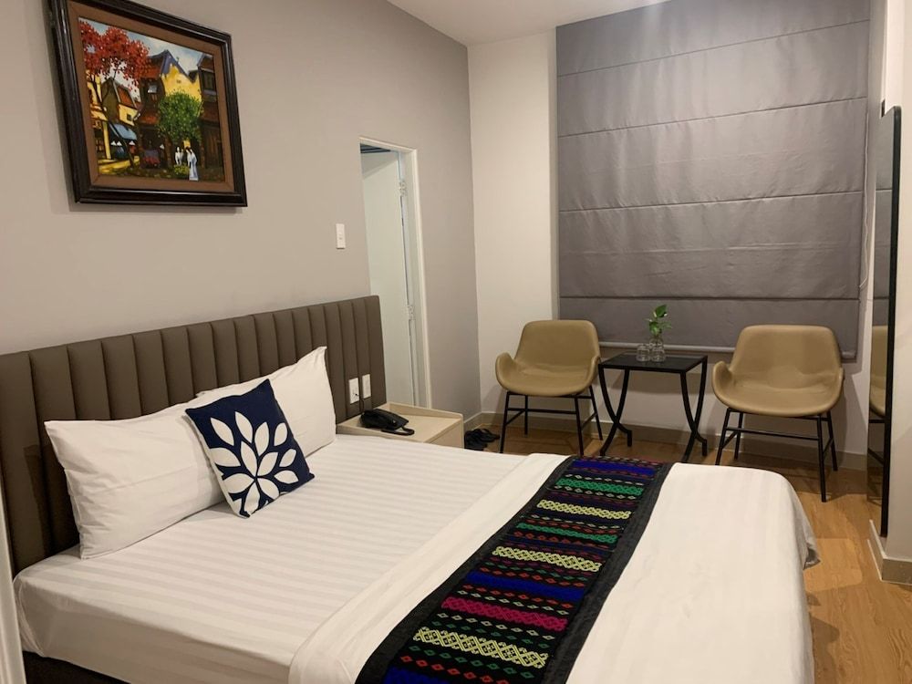 Trang An Hotel Premier Double Room 9
