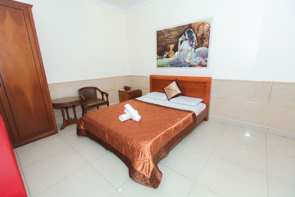 OYO 1175 Trung Mai Hotel Superior Double Room 21