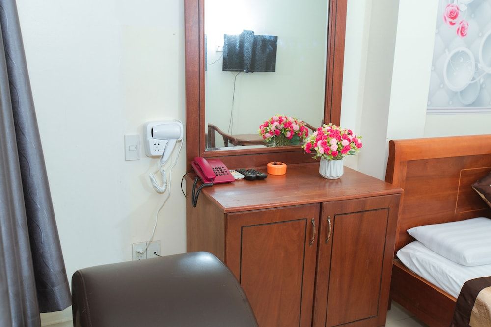 OYO 1175 Trung Mai Hotel Superior Double Room 17