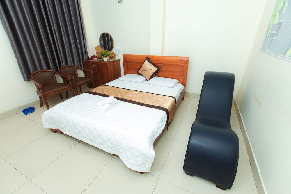 OYO 1175 Trung Mai Hotel Superior Double Room 4