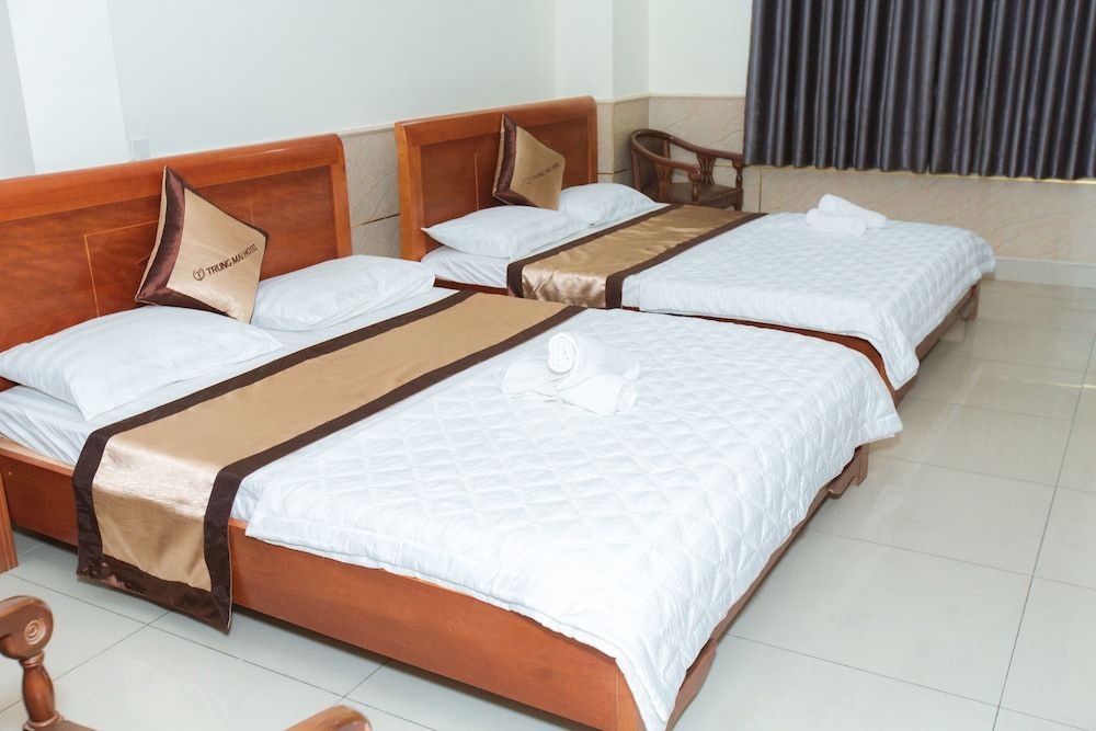 OYO 1175 Trung Mai Hotel Family Room