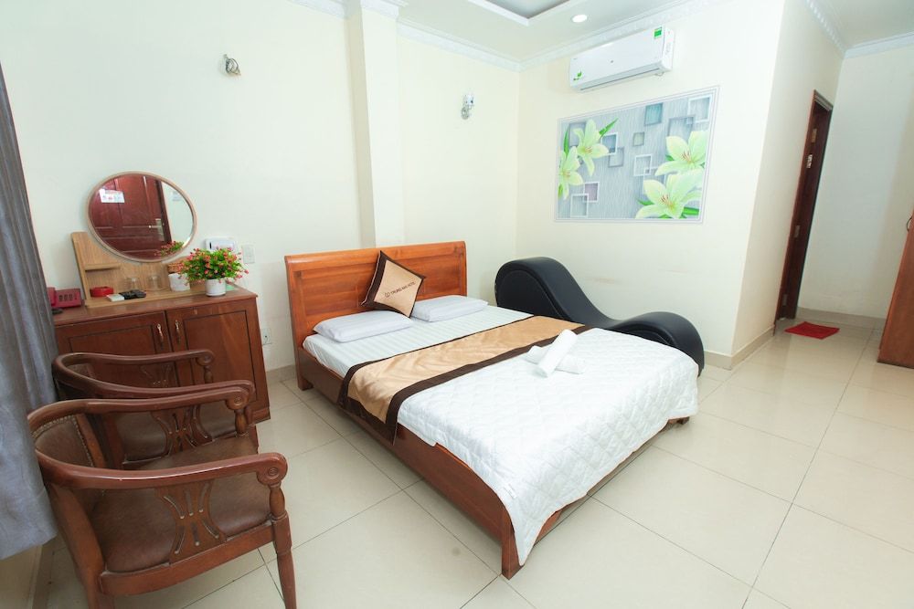 OYO 1175 Trung Mai Hotel Superior Double Room 3