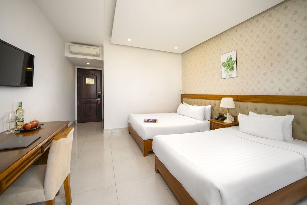 Royal Ocean Hotel Đa Nang Superior Triple Room