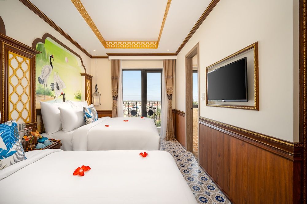 Executive Triple Room, Bathtub, Balcony with Riverside View