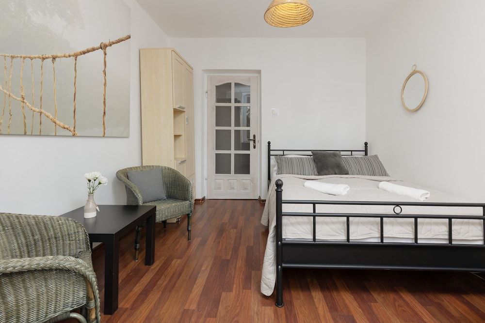 undefined Warsaw Airport Apartment by Renters 5